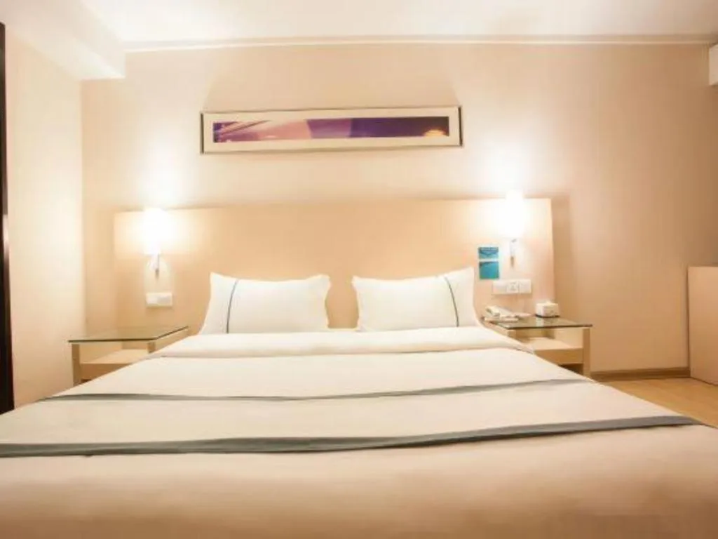 Bed in City Comfort Inn Nanning Zoo Metro Station