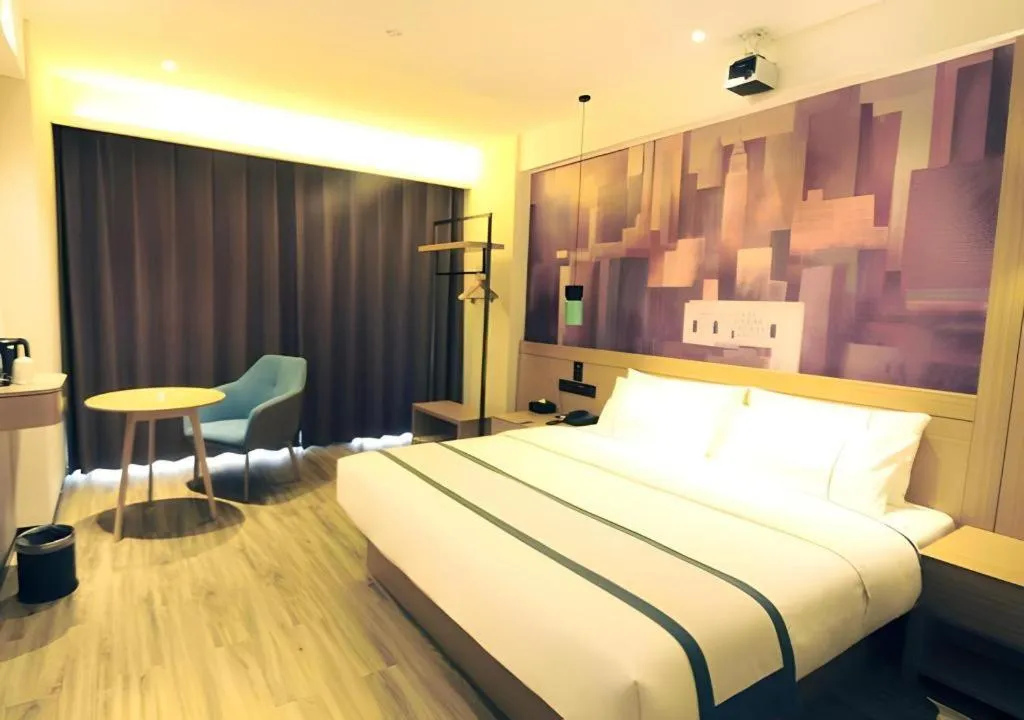 Bed in City Comfort Inn Suizhou Bingzi Wanda