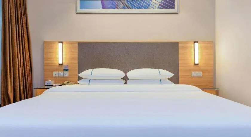 Bed in City Comfort Inn Chongqing Shiqiao Plaza Metro Station