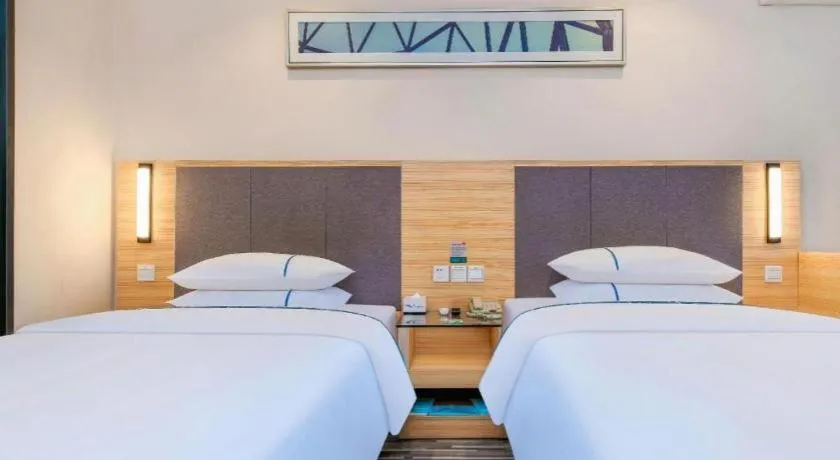 Bed in City Comfort Inn Chongqing Shiqiao Plaza Metro Station