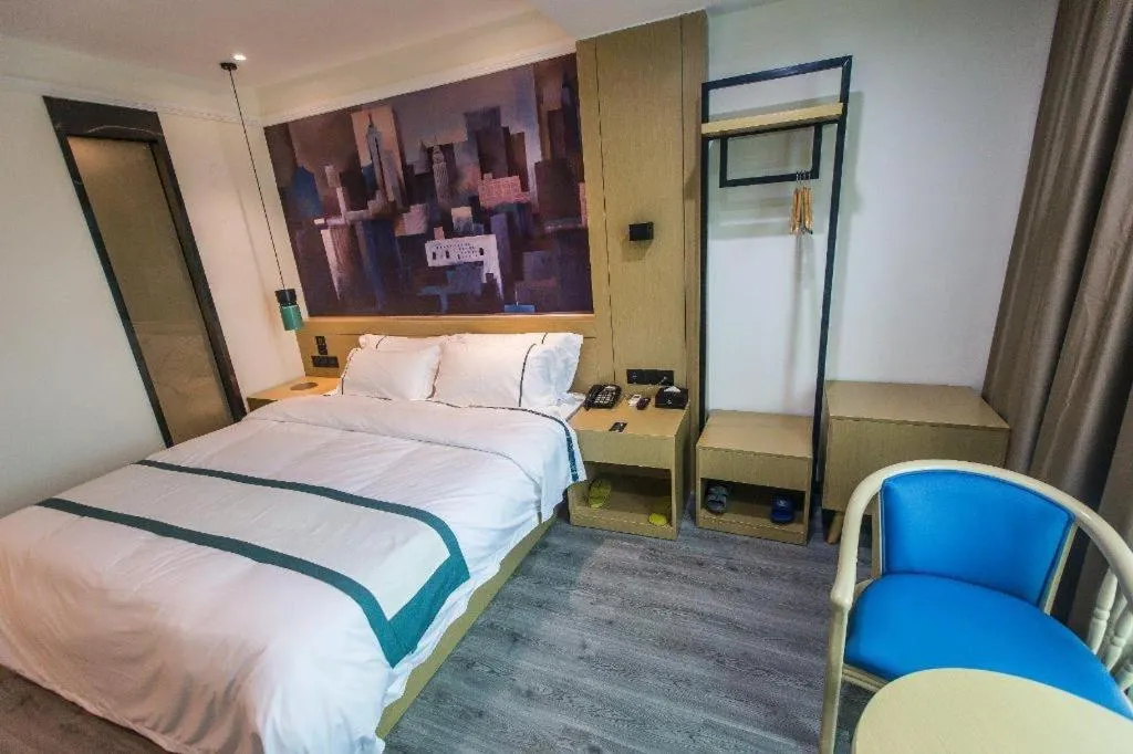 Bed in City Comfort Inn Shaoguan High-speed Railway Station Xilian Examination Center