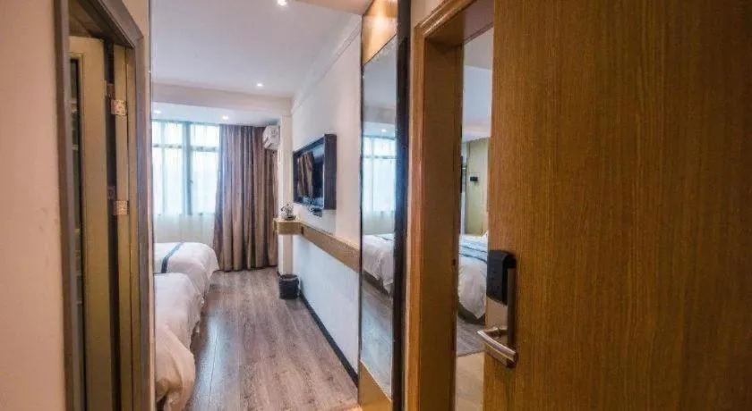 Bed in City Comfort Inn Shaoguan High-speed Railway Station Xilian Examination Center