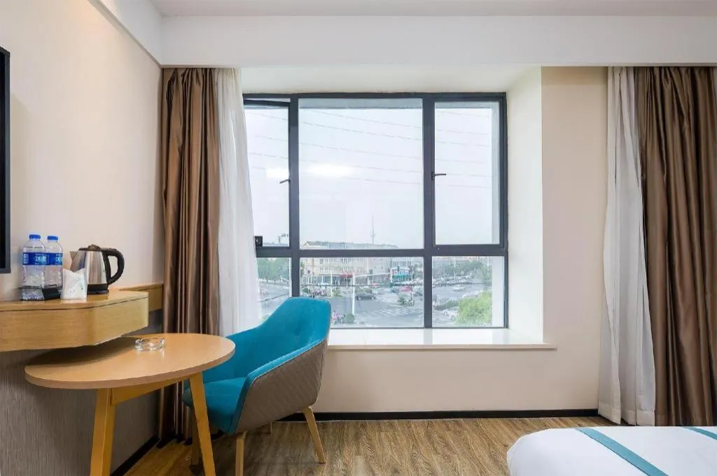 Bed in City Comfort Inn Taizhou Wanda Plaza