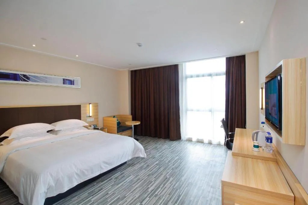 Bed in City Comfort Inn Hefei Binhu Wanghu Building Exhibition Center