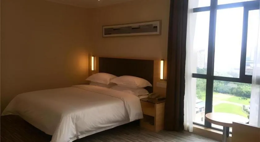 Bed in City Comfort Inn Hefei Binhu Wanghu Building Exhibition Center