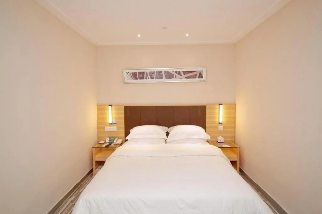 Bed in City Comfort Inn Hefei Binhu Wanghu Building Exhibition Center