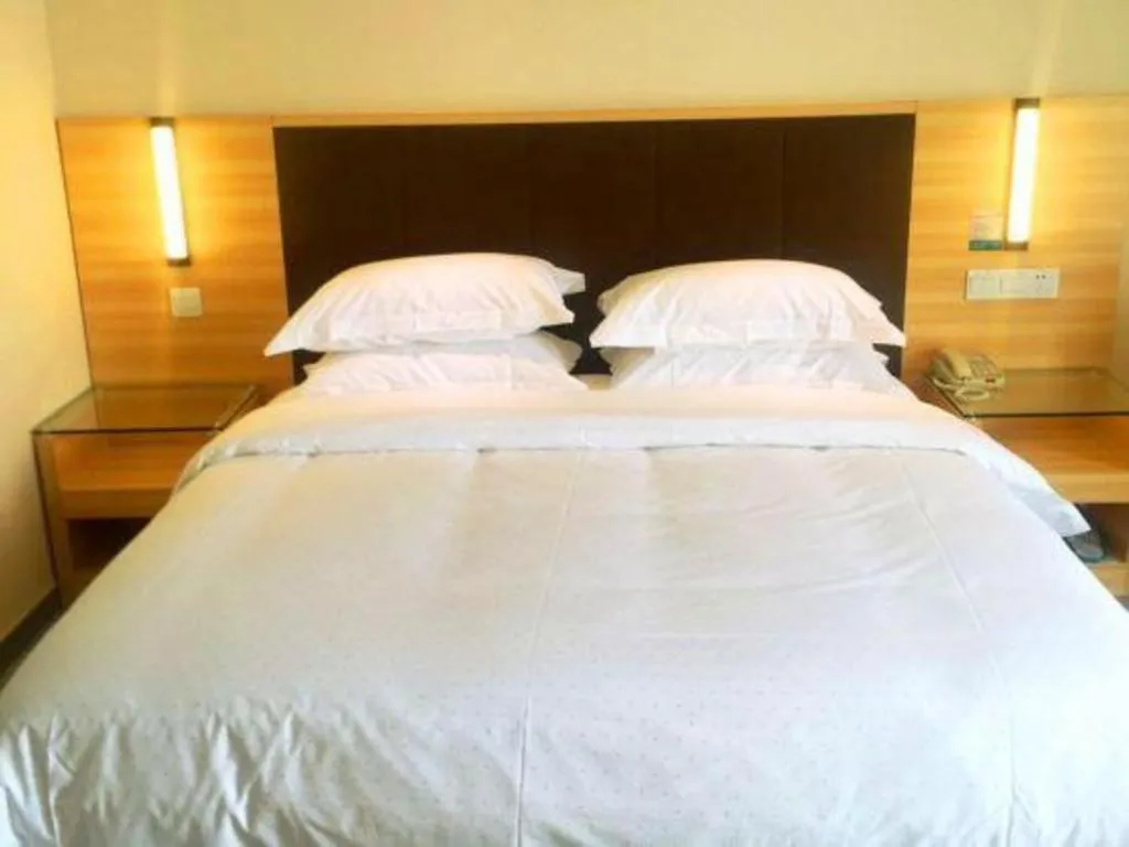 Bed in City Comfort Inn Hefei Binhu Wanghu Building Exhibition Center