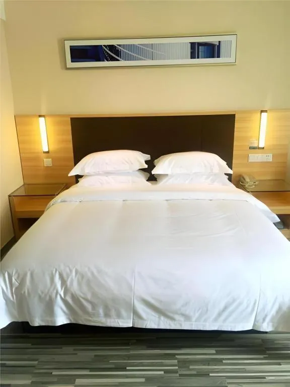 Bed in City Comfort Inn Hefei Binhu Wanghu Building Exhibition Center