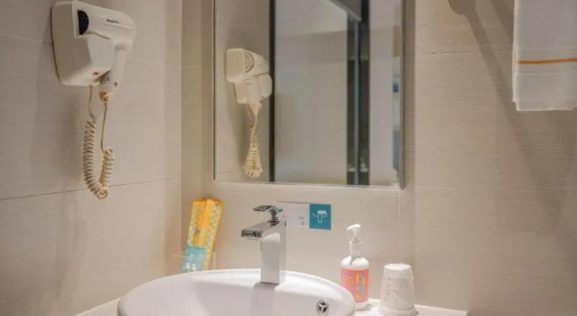 City Comfort Inn Nanning Mingxiu East Road Shishan Park Metro Station