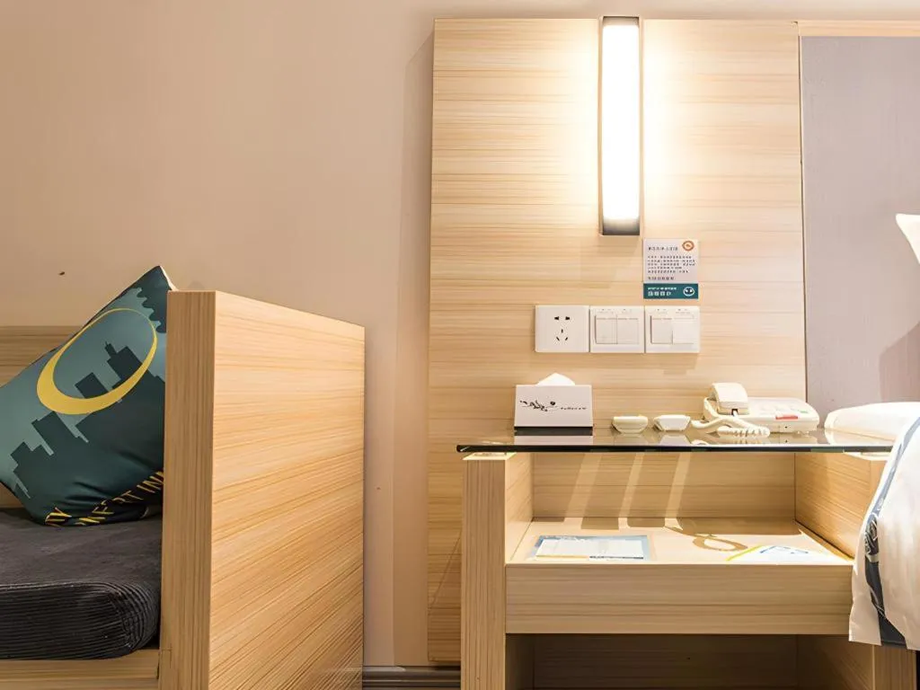 Bed in City Comfort Inn Nanning Mingxiu East Road Shishan Park Metro Station