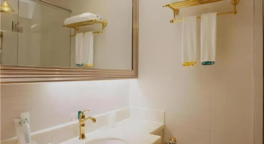 City Comfort Inn Zhanjiang Mazhang Pedestrian Street High-speed Railway West Station