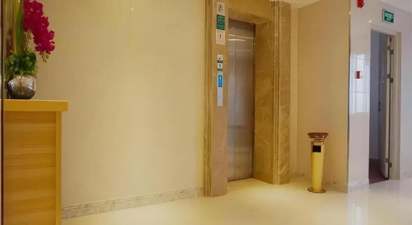 City Comfort Inn Zhanjiang Mazhang Pedestrian Street High-speed Railway West Station