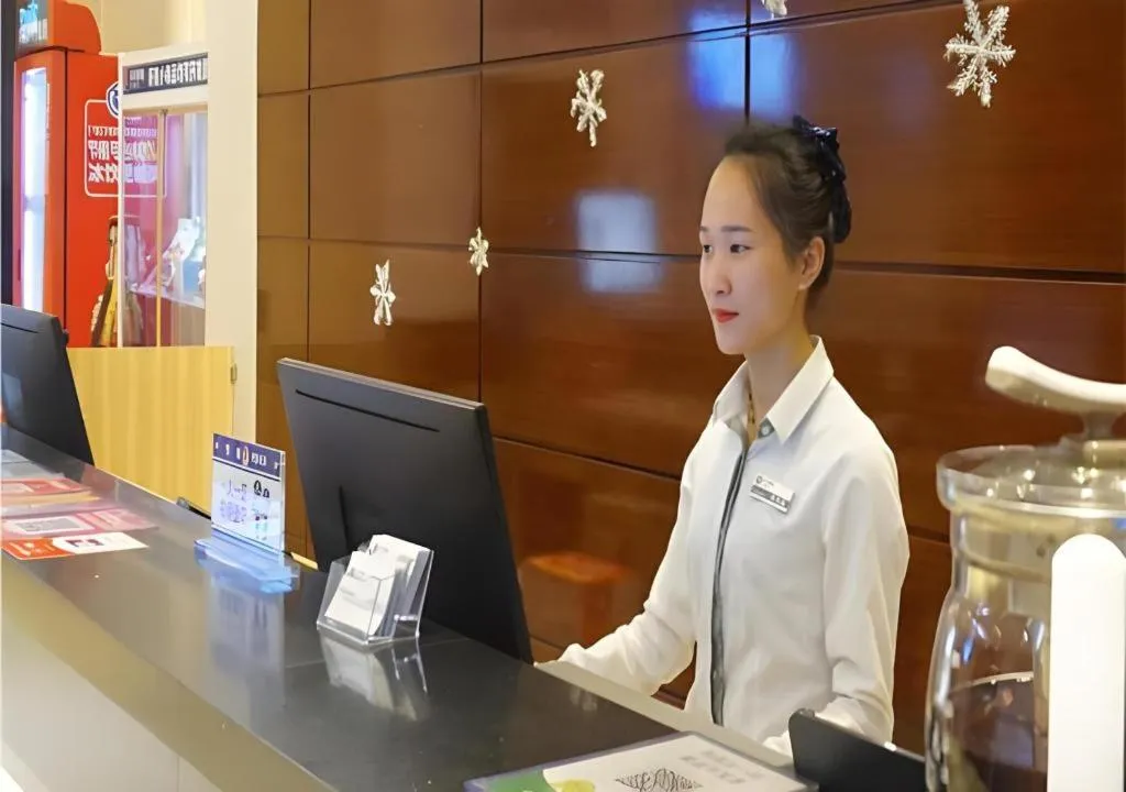 City Comfort Inn Zhanjiang Mazhang Pedestrian Street High-speed Railway West Station