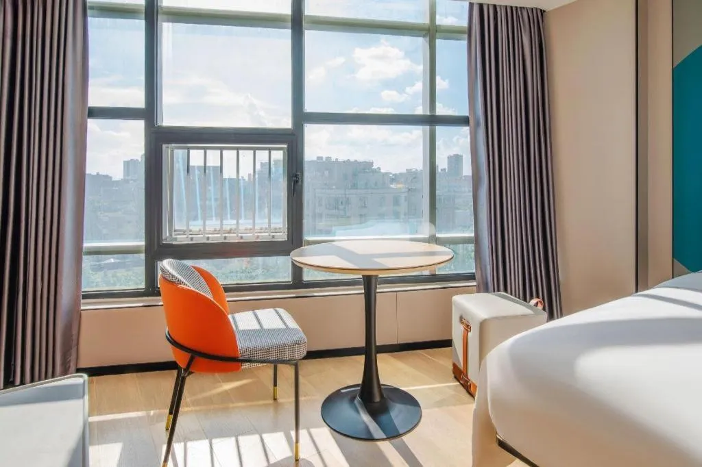 Bed in City Comfort Inn Zhanjiang Mazhang Pedestrian Street High-speed Railway West Station