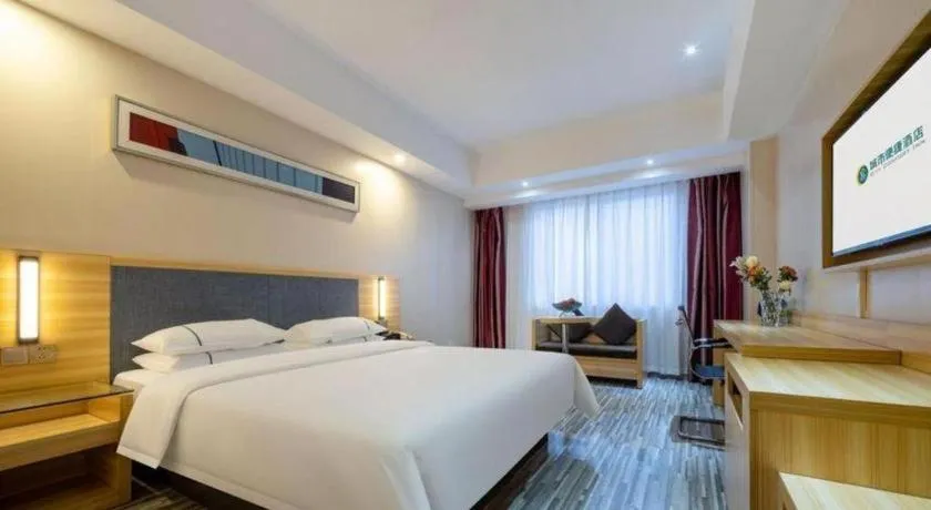 Bed in City Comfort Inn Zhanjiang Mazhang Pedestrian Street High-speed Railway West Station