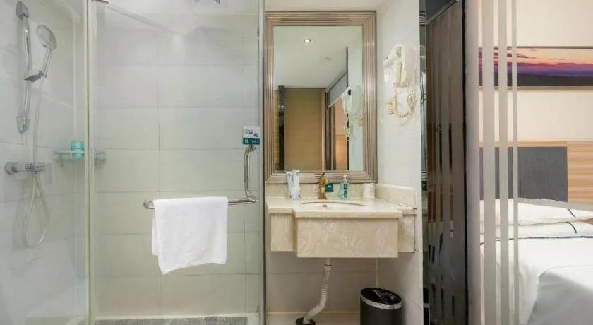 City Comfort Inn Zhanjiang Mazhang Pedestrian Street High-speed Railway West Station