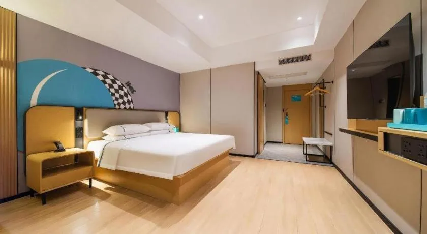 Bed in City Comfort Inn Zhanjiang Mazhang Pedestrian Street High-speed Railway West Station