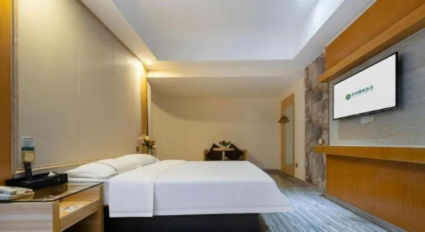 Bed in City Comfort Inn Zhanjiang Mazhang Pedestrian Street High-speed Railway West Station