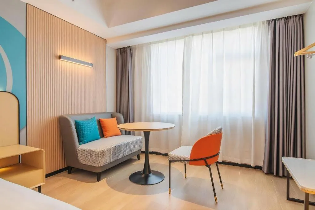 Bed in City Comfort Inn Zhanjiang Mazhang Pedestrian Street High-speed Railway West Station