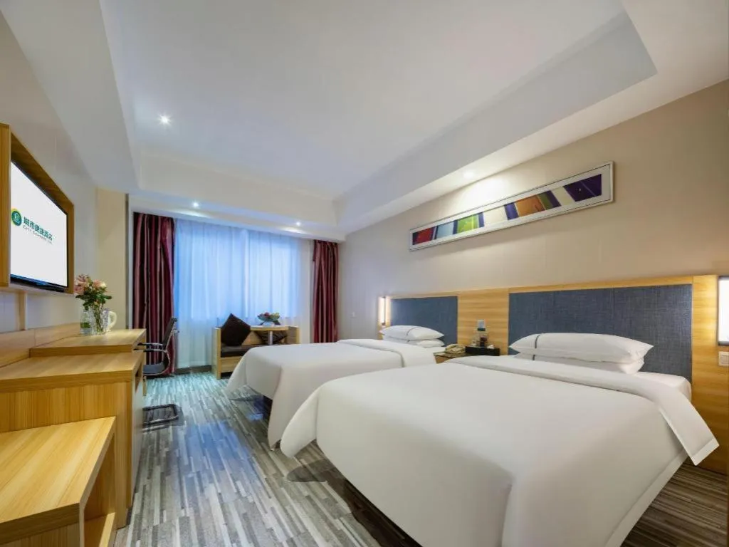 Bed in City Comfort Inn Zhanjiang Mazhang Pedestrian Street High-speed Railway West Station