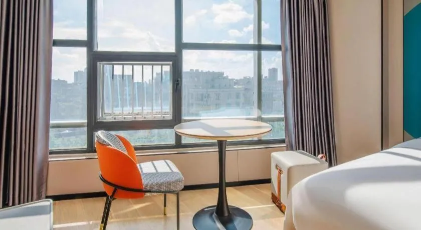 Bed in City Comfort Inn Zhanjiang Mazhang Pedestrian Street High-speed Railway West Station