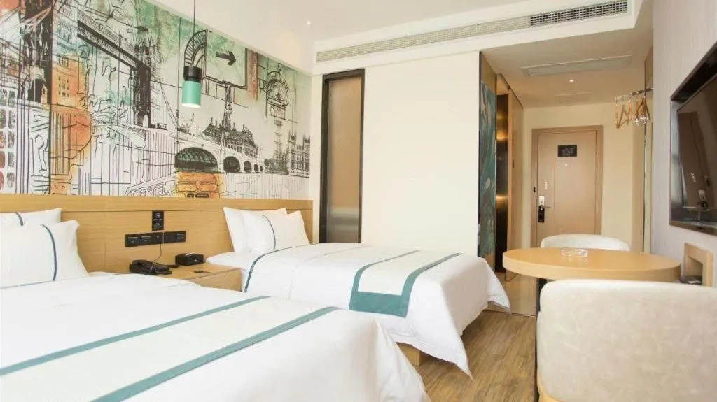 Bed in City Comfort Inn Chibi Walking Street