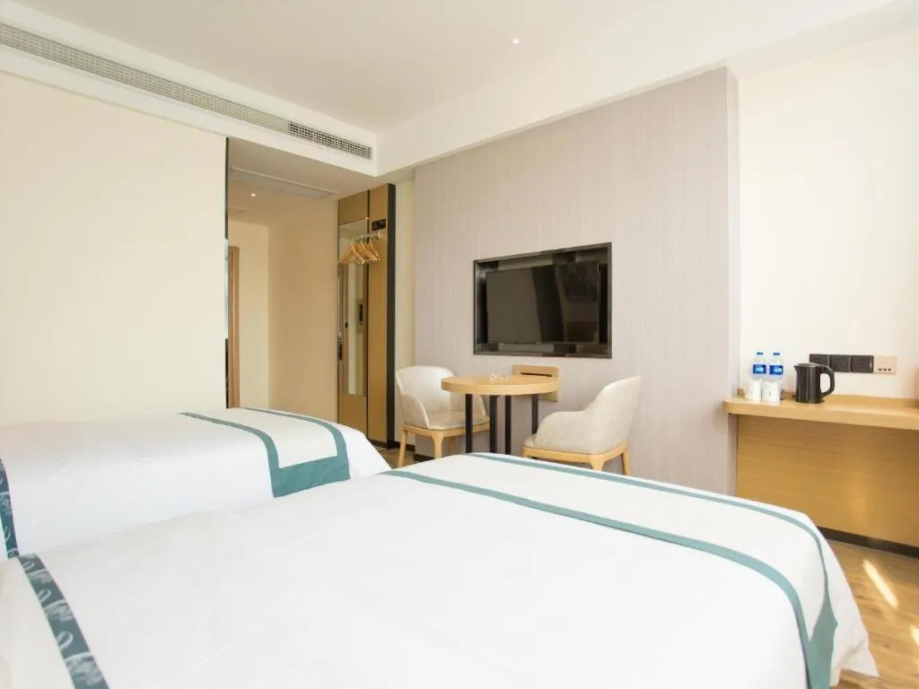 Bed in City Comfort Inn Chibi Walking Street