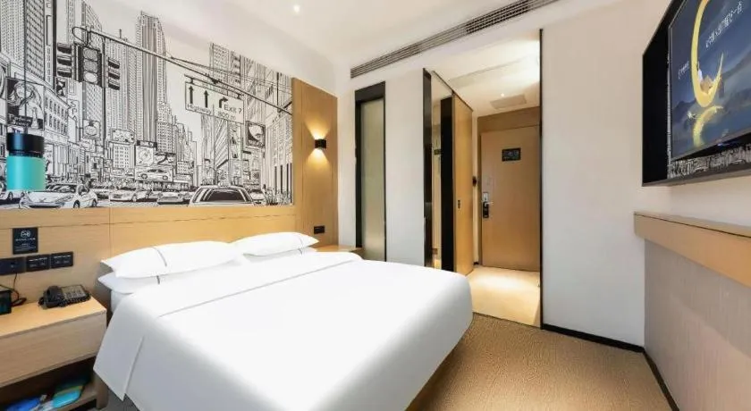 Bed in City Comfort Inn Chibi Walking Street