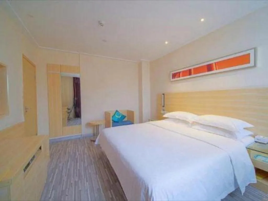 Bed in City Comfort Inn Foshan Kuiqi Road Metro Station