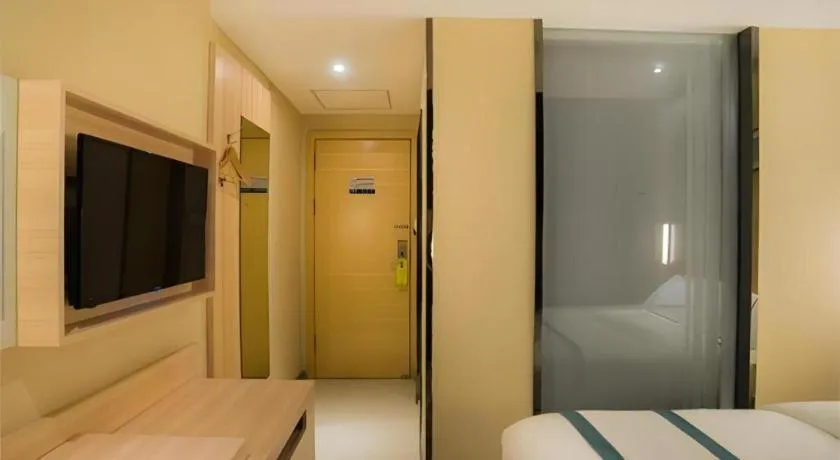 Bed in City Comfort Inn Liuzhou High-speed Railway Station