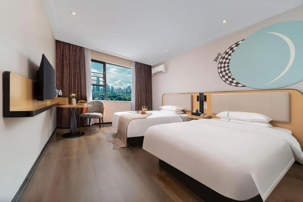 Bed in City Comfort Inn Liuzhou High-speed Railway Station