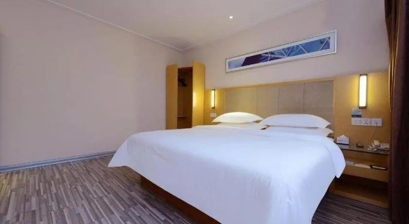 Bed in City Comfort Inn Tongren High-speed Railway Station