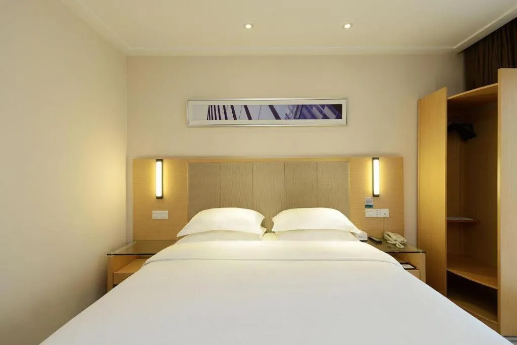 Bed in City Comfort Inn Tongren High-speed Railway Station