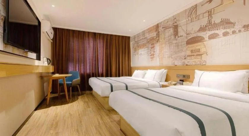 Bed in City Comfort Inn Guilin Two Rivers and Four Lakes Sun and Moon Shuangta