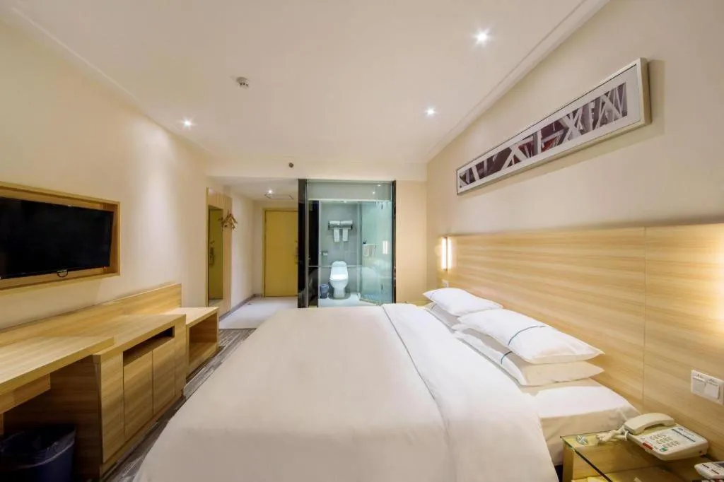 Bed in City Comfort Inn Guilin Two Rivers and Four Lakes Sun and Moon Shuangta