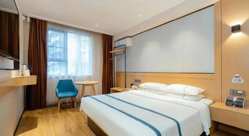 Bed in City Comfort Inn Guilin Two Rivers and Four Lakes Sun and Moon Shuangta