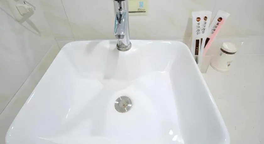 JTour Inn Wuchang Zhongnan University of Economics and Law