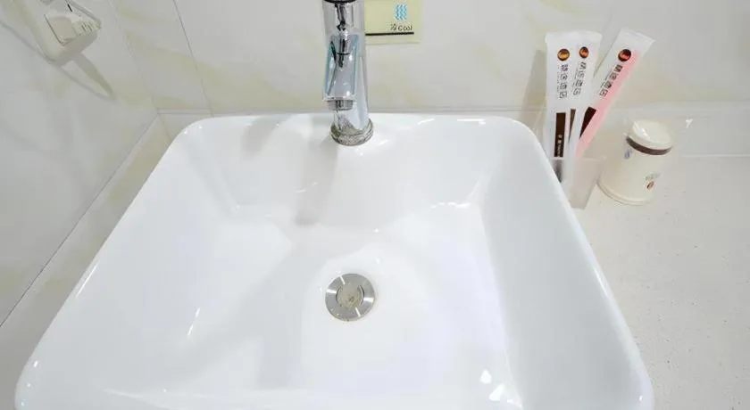 JTour Inn Wuchang Zhongnan University of Economics and Law