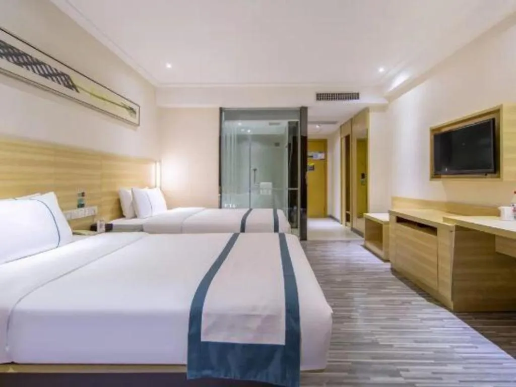 Bed in City Comfort Inn Zhuhai University Town Tangjiawan Plaza