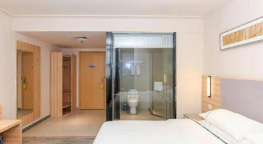 Bed in City Comfort Inn Zhuhai University Town Tangjiawan Plaza