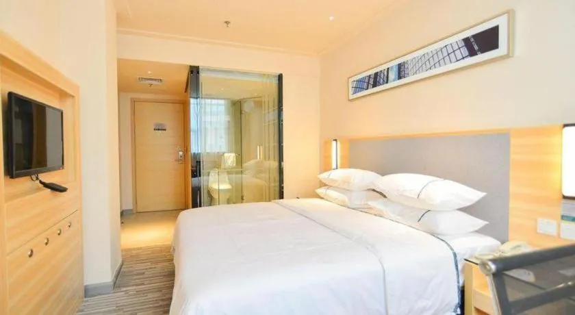 Bed in City Comfort Inn Zhuhai University Town Tangjiawan Plaza