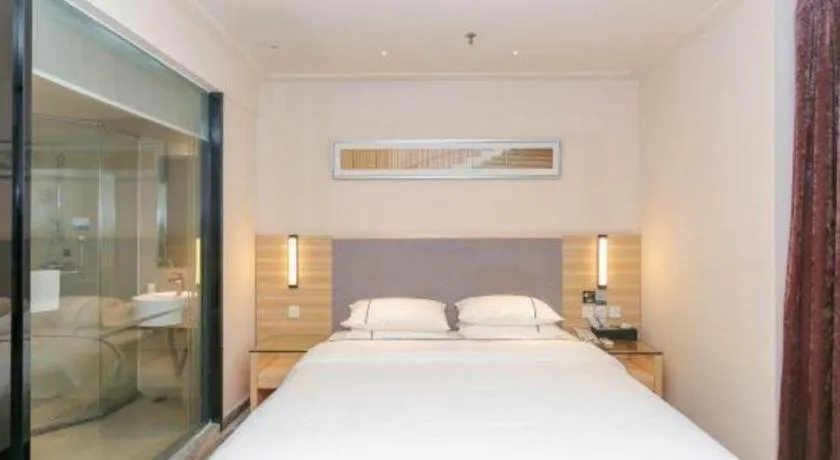 Bed in City Comfort Inn Zhuhai University Town Tangjiawan Plaza