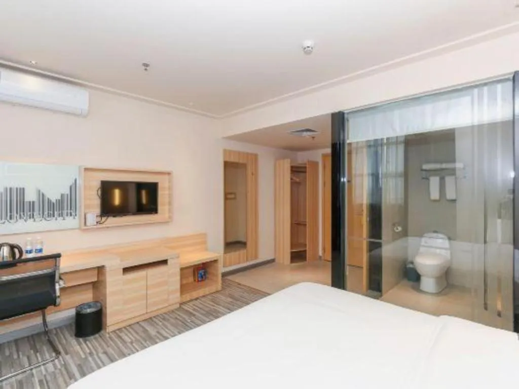 Bed in City Comfort Inn Zhuhai University Town Tangjiawan Plaza