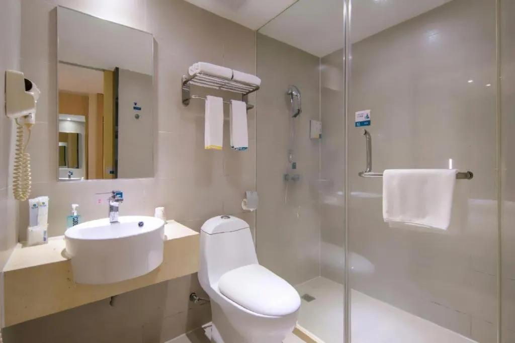 City Comfort Inn Wuzhou Bus Station