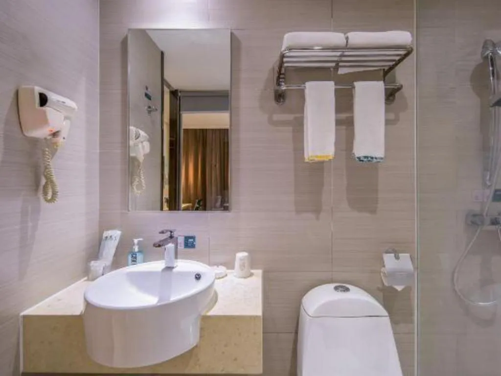 City Comfort Inn Wuzhou Bus Station