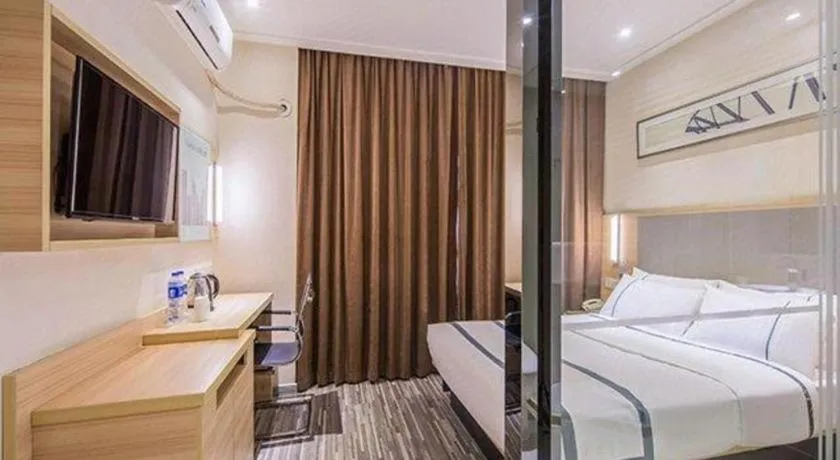 Bed in City Comfort Inn Wuzhou Bus Station