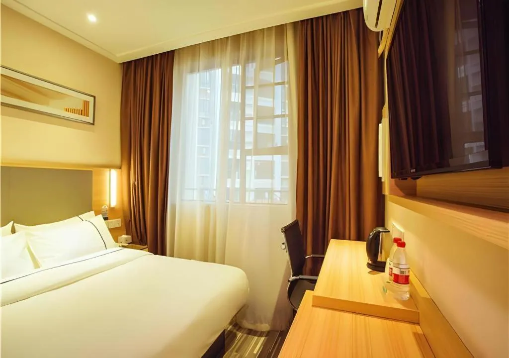 Bed in City Comfort Inn Wuzhou Bus Station