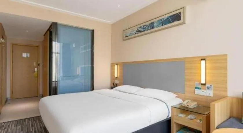 Bed in City Comfort Inn Wuzhou Bus Station