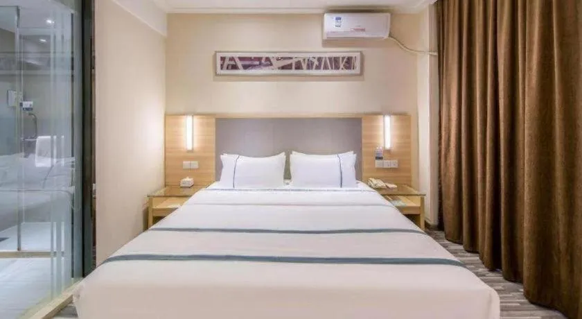 Bed in City Comfort Inn Wuzhou Bus Station