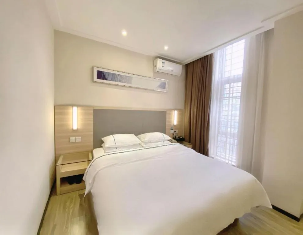 Bed in City Comfort Inn Wuzhou Bus Station